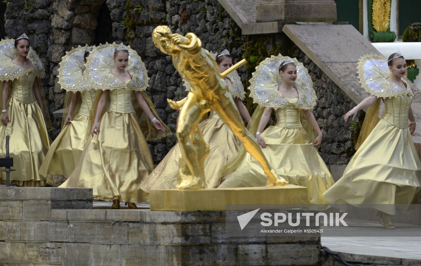Spring festival of fountains in St. Petersburg