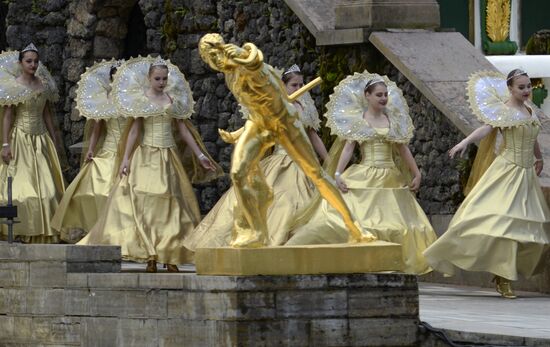 Spring festival of fountains in St. Petersburg