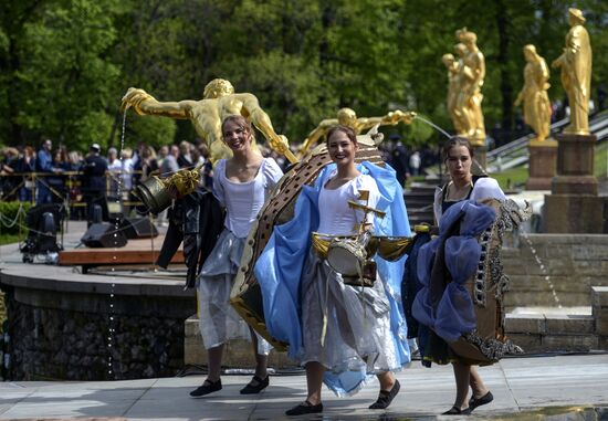 Spring festival of fountains in St. Petersburg