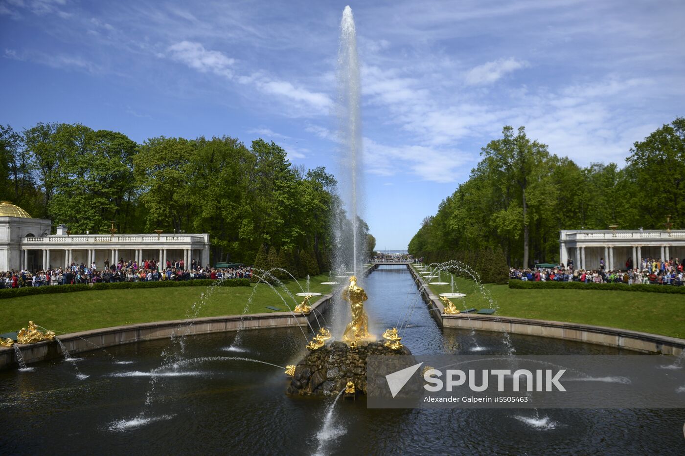 Spring festival of fountains in St. Petersburg