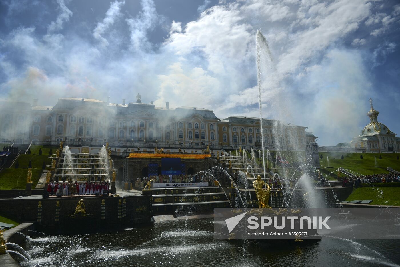 Spring festival of fountains in St. Petersburg