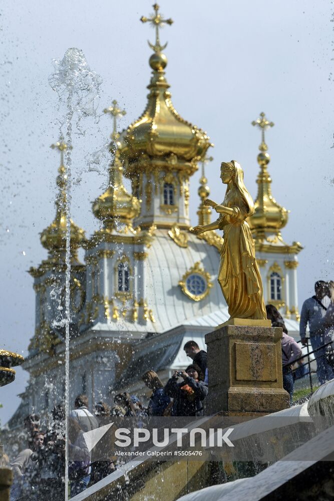 Spring festival of fountains in St. Petersburg