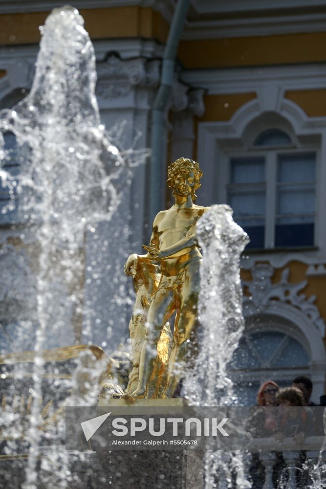 Spring festival of fountains in St. Petersburg