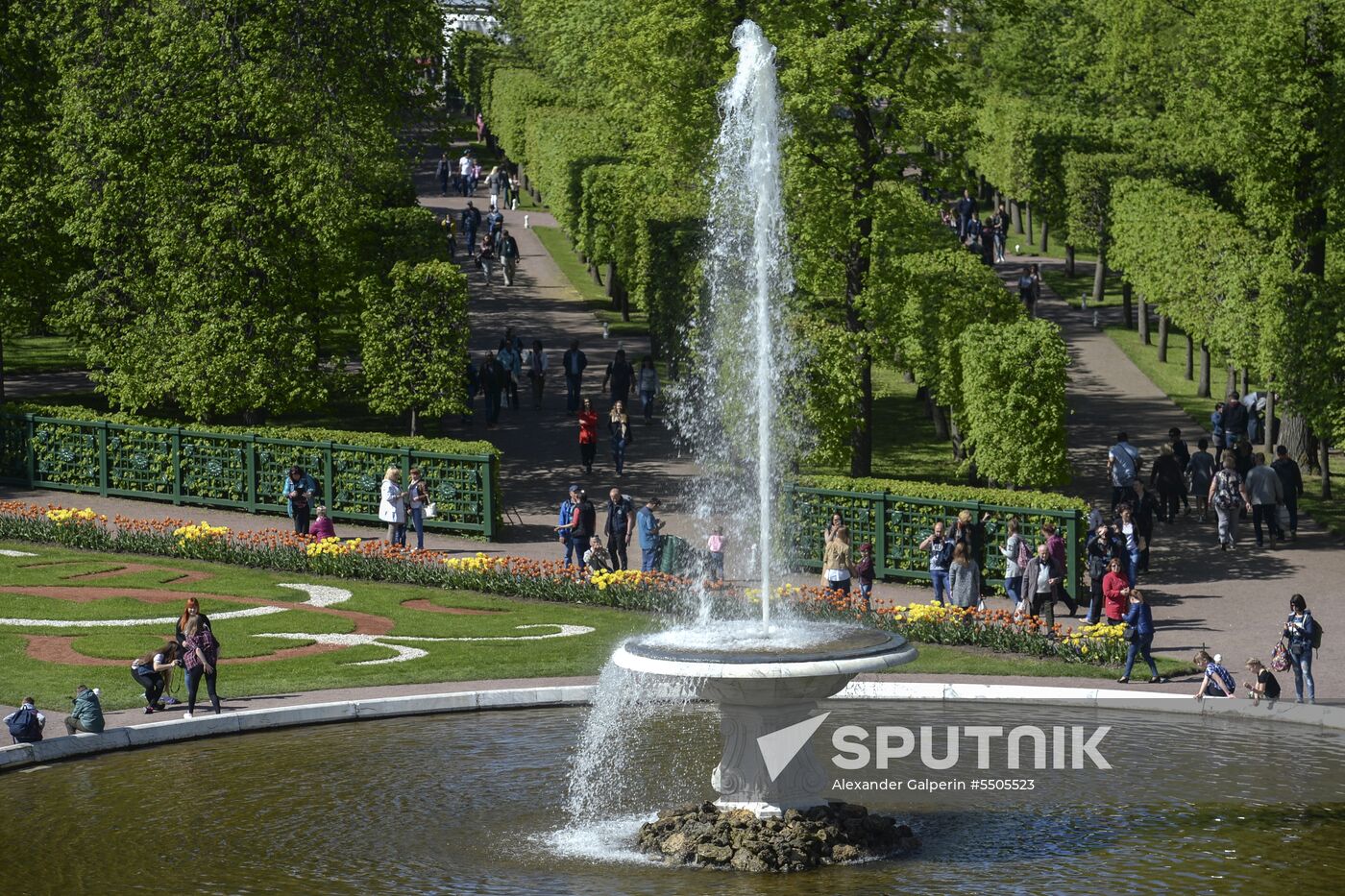 Spring festival of fountains in St. Petersburg