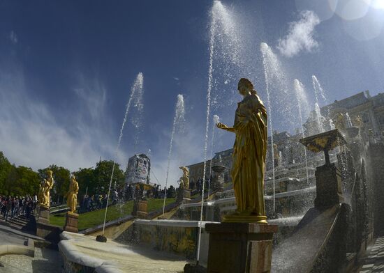 Spring festival of fountains in St. Petersburg