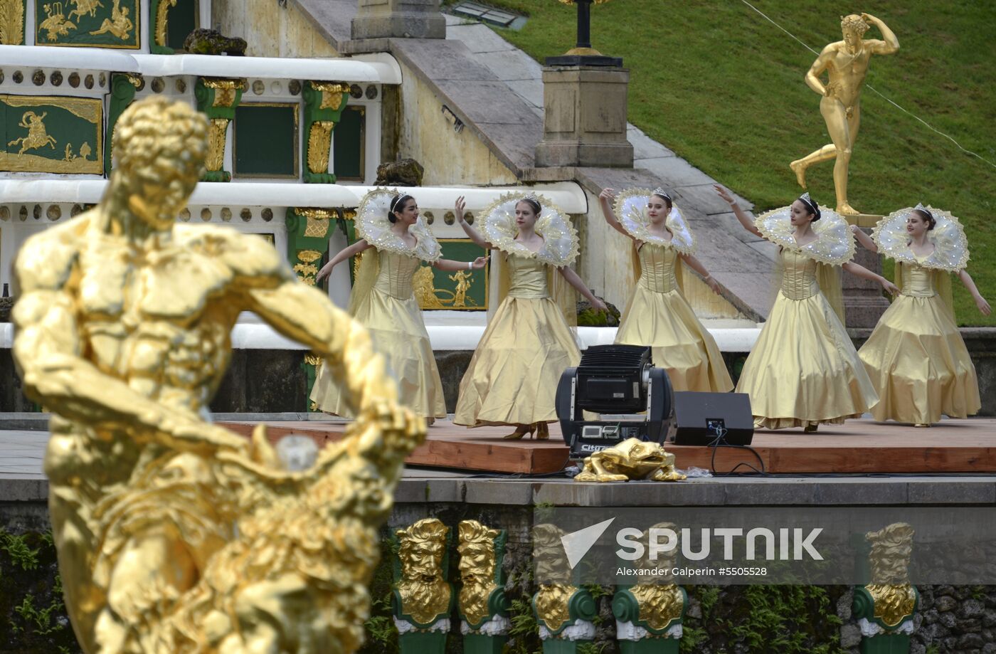 Spring festival of fountains in St. Petersburg