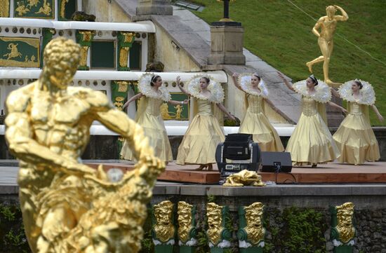 Spring festival of fountains in St. Petersburg