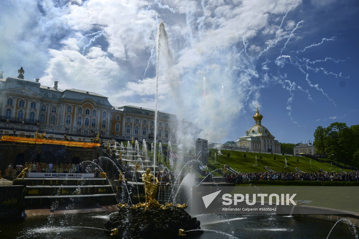 Spring festival of fountains in St. Petersburg
