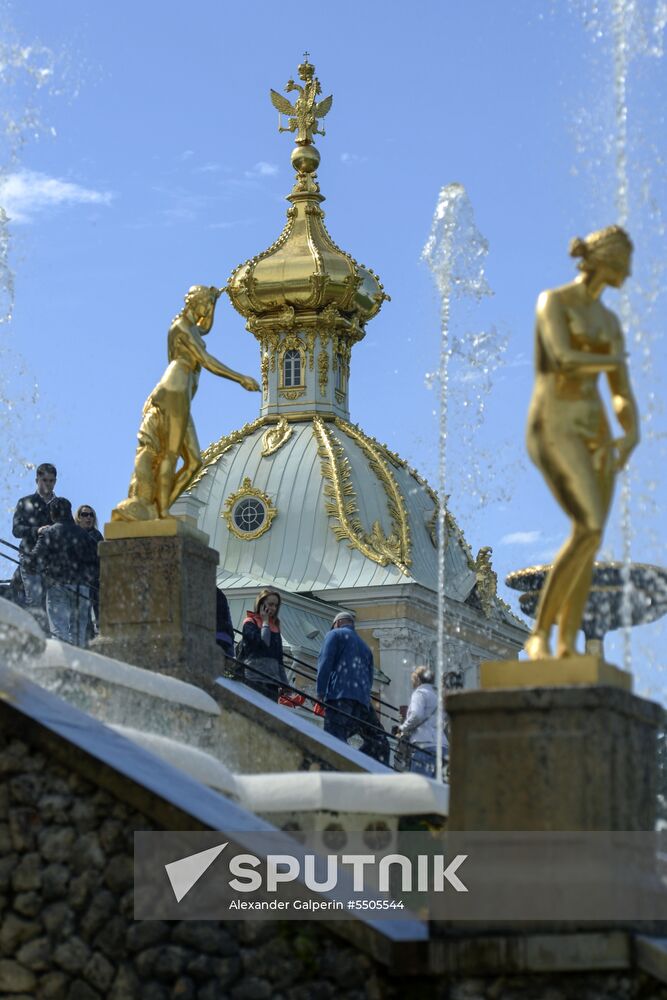 Spring festival of fountains in St. Petersburg