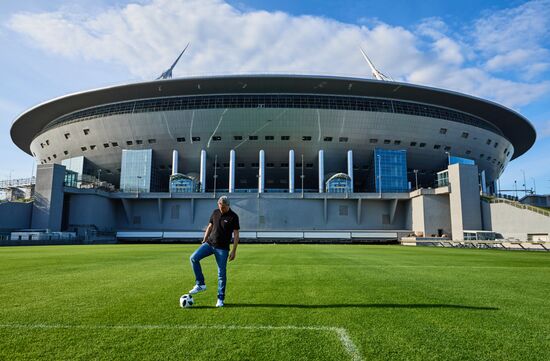 Hernan Crespo visits St. Petersburg Stadium