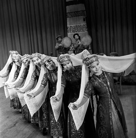 Lazgi song and dance ensemble