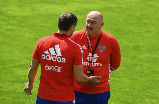 Football. National team's training camp