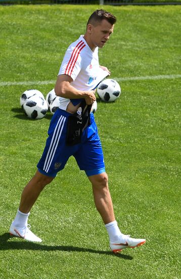 Football. National team's training camp