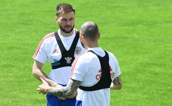 Football. National team's training camp