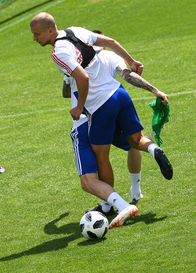 Football. National team's training camp
