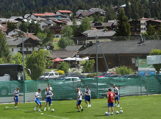 Football. National team's training camp