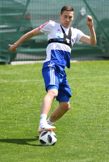 Football. National team's training camp