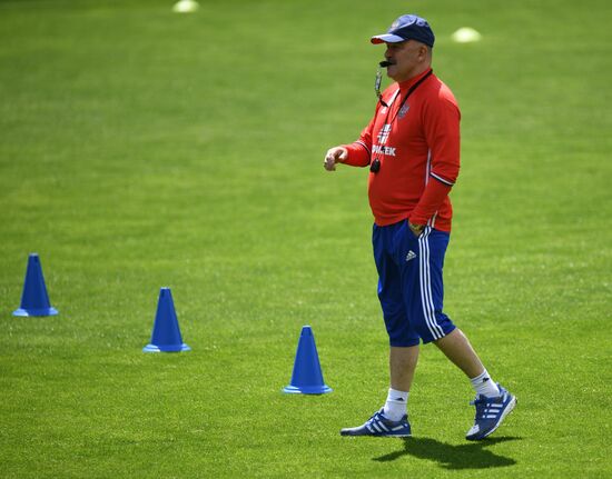 Football. National team's training camp