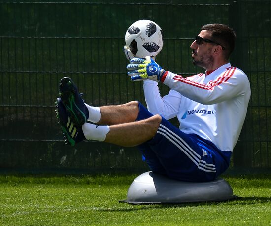 Football. National team's training camp