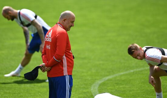 Football. National team's training camp