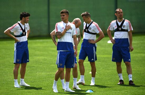 Football. National team's training camp