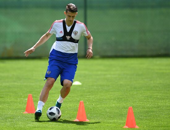 Football. National team's training camp