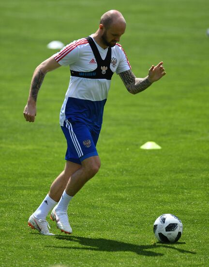 Football. National team's training camp