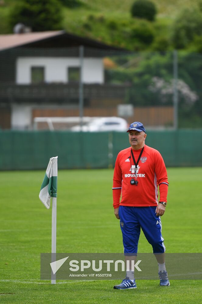 Football. National team's training camp
