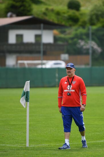 Football. National team's training camp