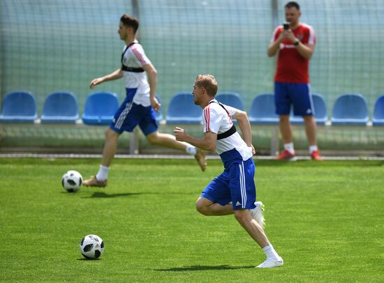 Football. National team's training camp