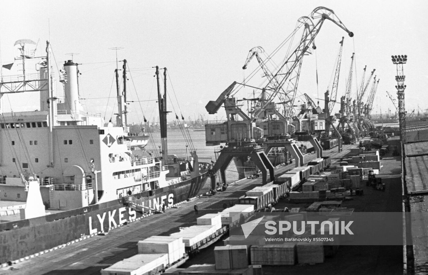 US vessel Lykes Lines in Leningrad port