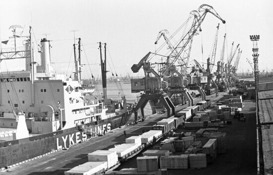 US vessel Lykes Lines in Leningrad port