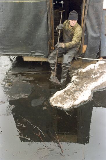 "Vozei-Head facilities" oil line accident