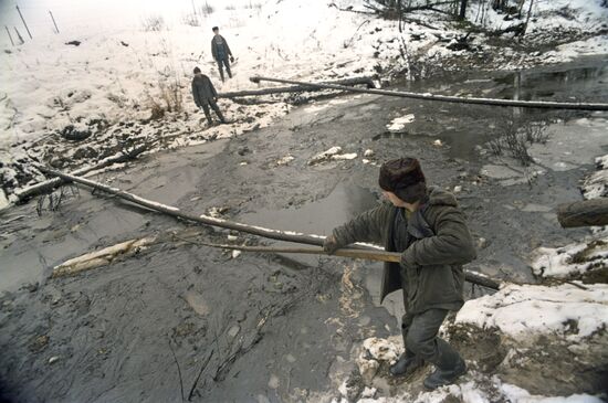 "Vozei-Head facilities" oil line accident