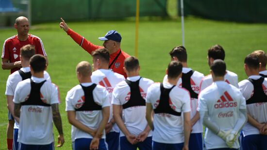 Football. National team's training camp