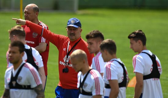 Football. National team's training camp
