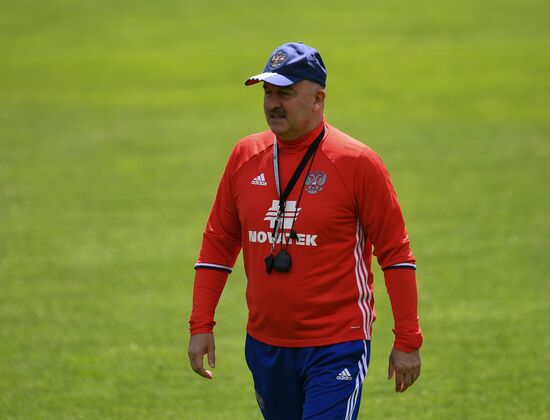 Football. National team's training camp