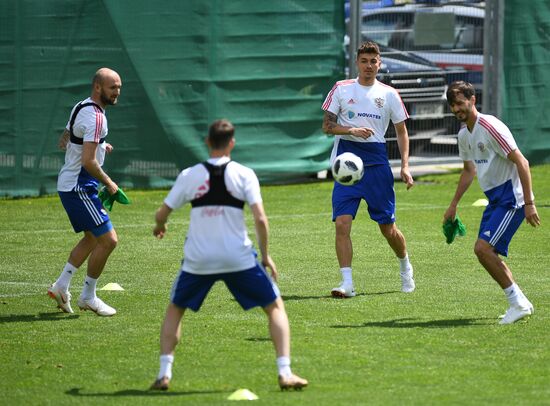 Football. National team's training camp