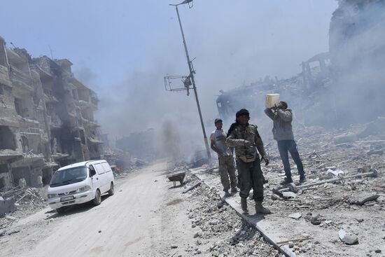 Syrian army frees Yarmouk Palestinian refugee camp in south of Damascus