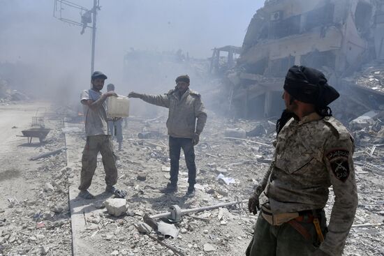 Syrian army frees Yarmouk Palestinian refugee camp in south of Damascus