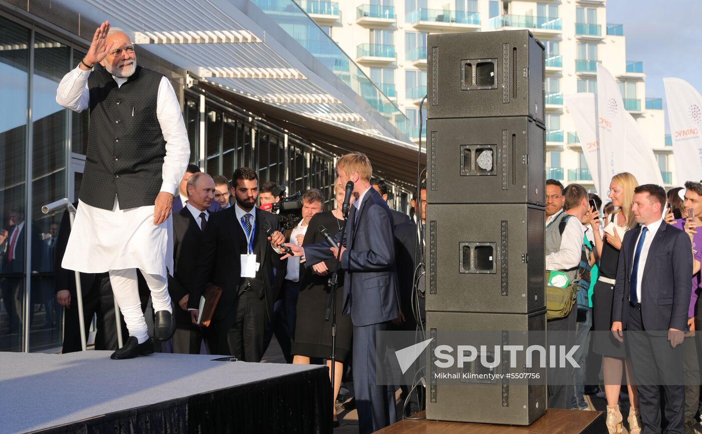 President Vladimir Putin meets with Indian Prime Minister Narendra Modi