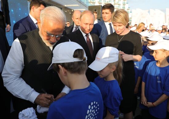 President Vladimir Putin meets with Indian Prime Minister Narendra Modi