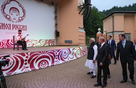 President Vladimir Putin meets with Indian Prime Minister Narendra Modi
