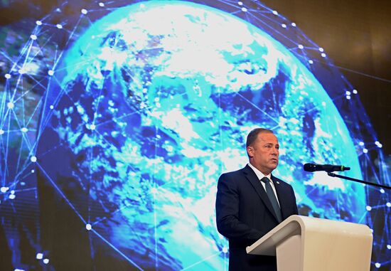 Presentation of Roscosmos space services