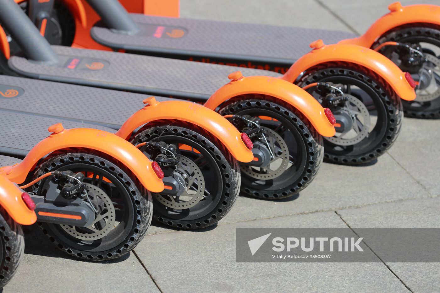Electric kick scooter rental stations open in Moscow