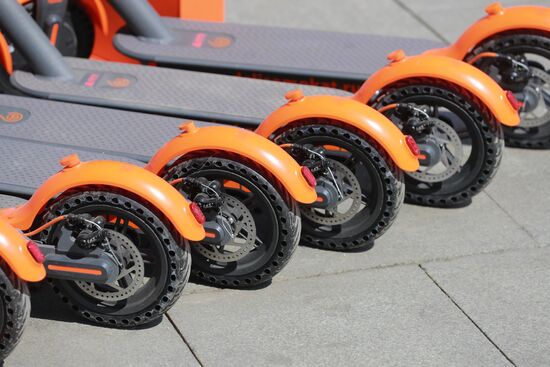 Electric kick scooter rental stations open in Moscow