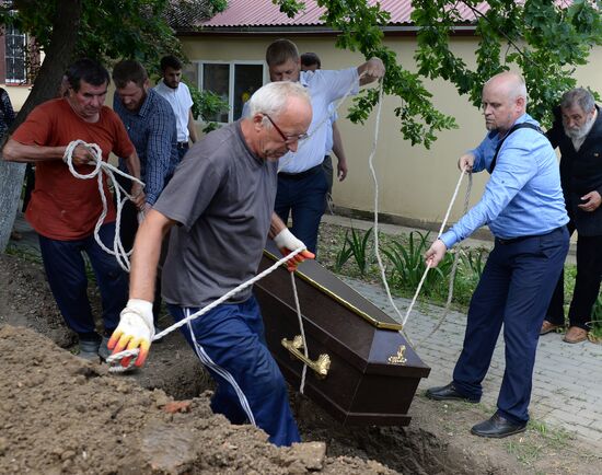 Funeral service for killed parishioner of Archangel Michael's Cathedral in Grozny