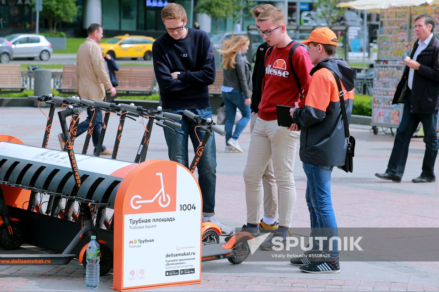 Electric kick scooter rental stations open in Moscow