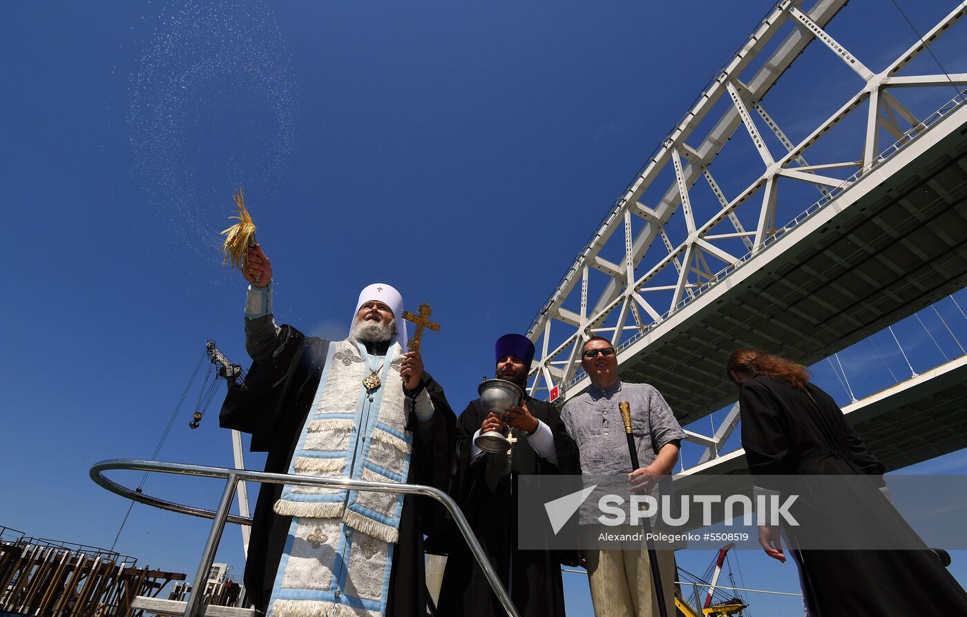 Crimean Bridge blessed in Kerch