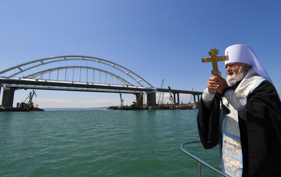 Crimean Bridge blessed in Kerch